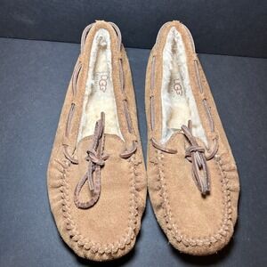 UGG women size 4 Dakota Moccasin Slippers Chestnut brown genuine sheepskin suede